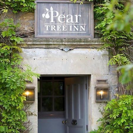 The Pear Tree Inn Melksham Exteriér fotografie
